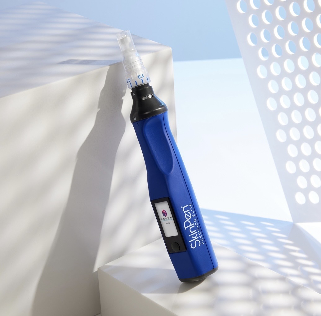 Niebieskie urządzenie SkinPen Precision Elite